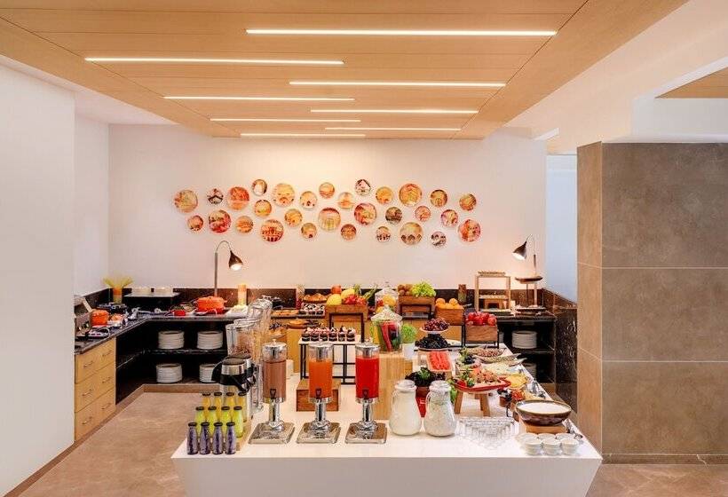 Lemon Tree Hotel Agra