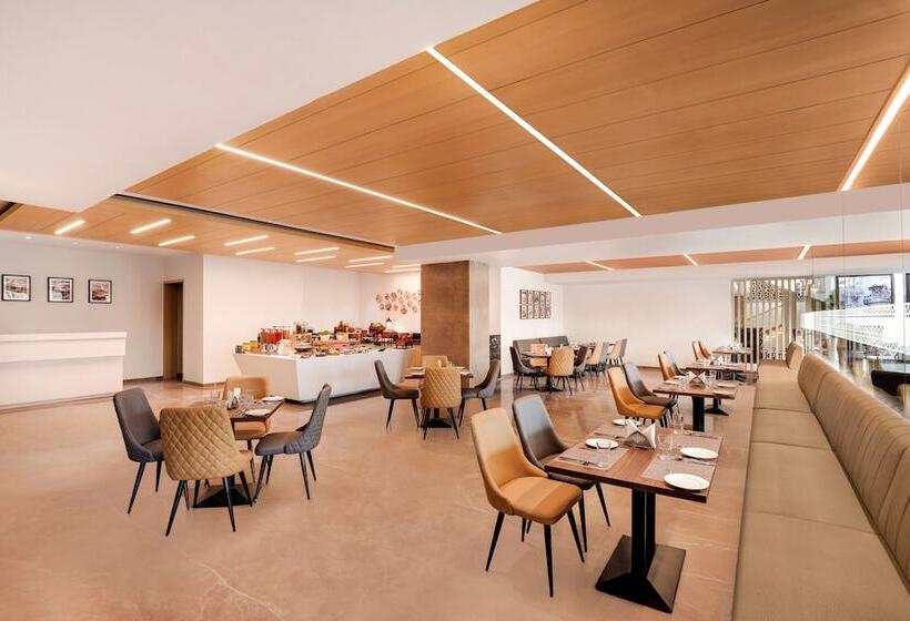 Lemon Tree Hotel Agra