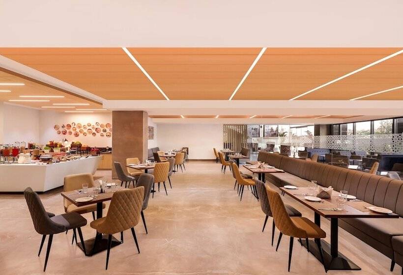 Lemon Tree Hotel Agra