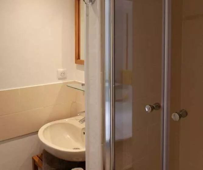 Majatalo La Fontaine Racine