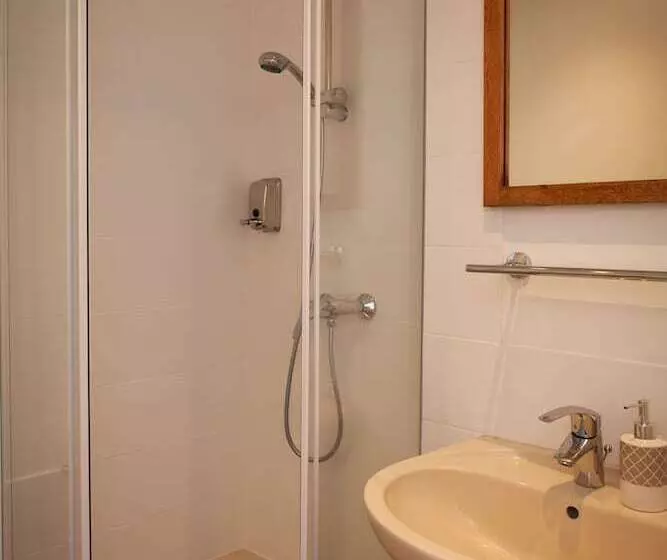 Majatalo La Fontaine Racine