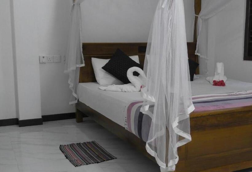 ペンション Pigeon House Kabalana