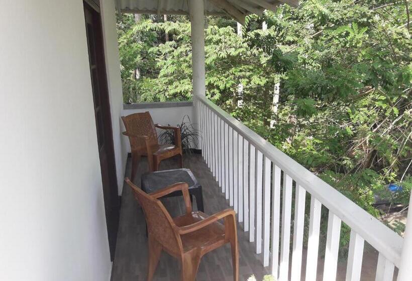 ペンション Pigeon House Kabalana