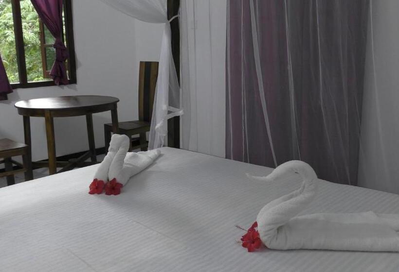 ペンション Pigeon House Kabalana