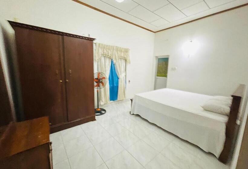 פנסיון Shalomi S Villa & Happy Home