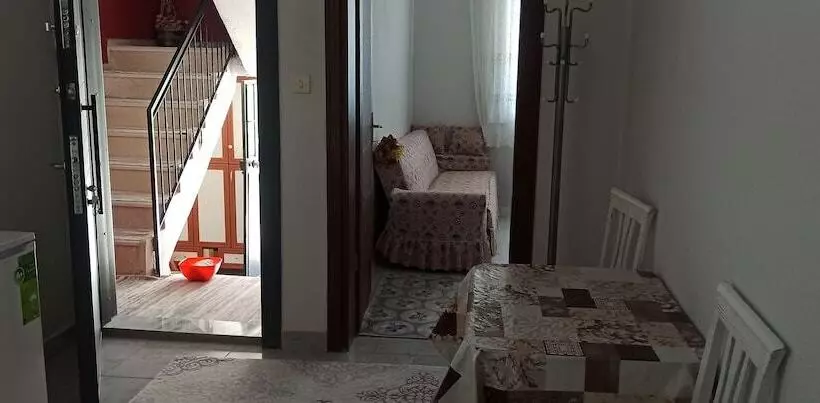 Salda Gölü Kumsalda Apart Pansiyon