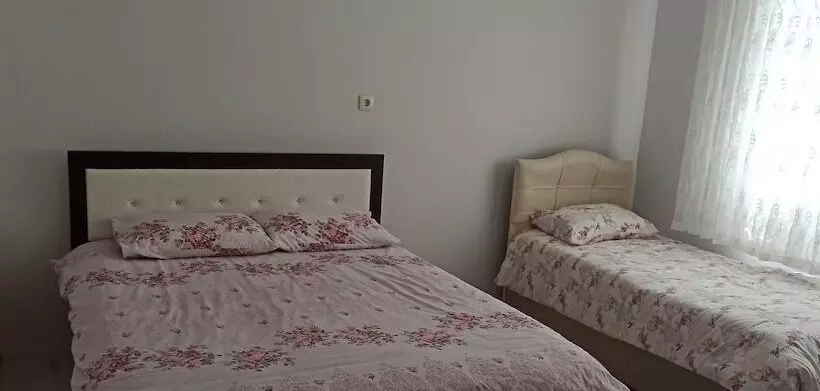 Salda Gölü Kumsalda Apart Pansiyon