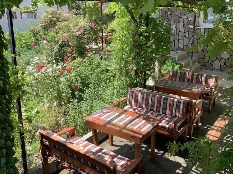 Salda Gölü Kumsalda Apart Pansiyon