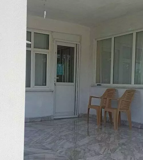 Salda Gölü Kumsalda Apart Pansiyon