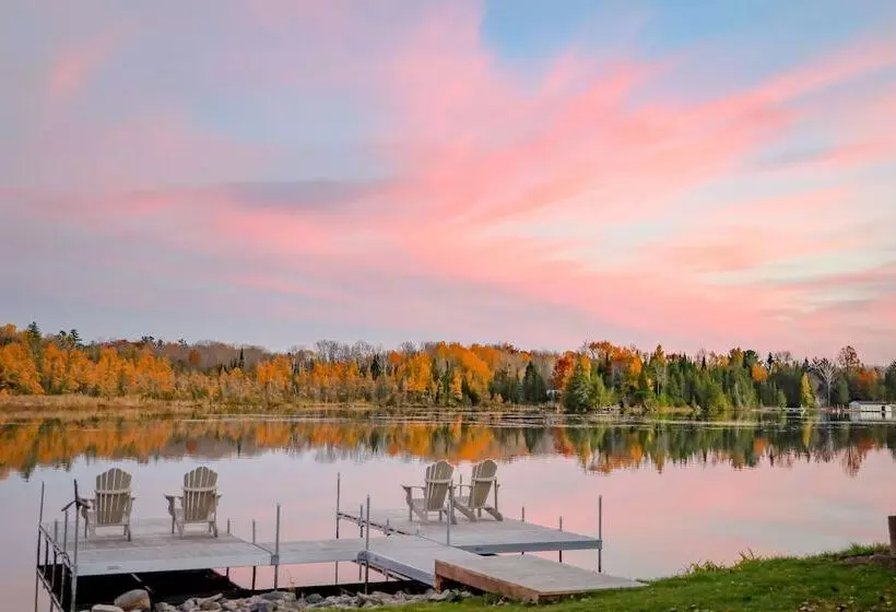 The Saucy Willow Inn And Cottages