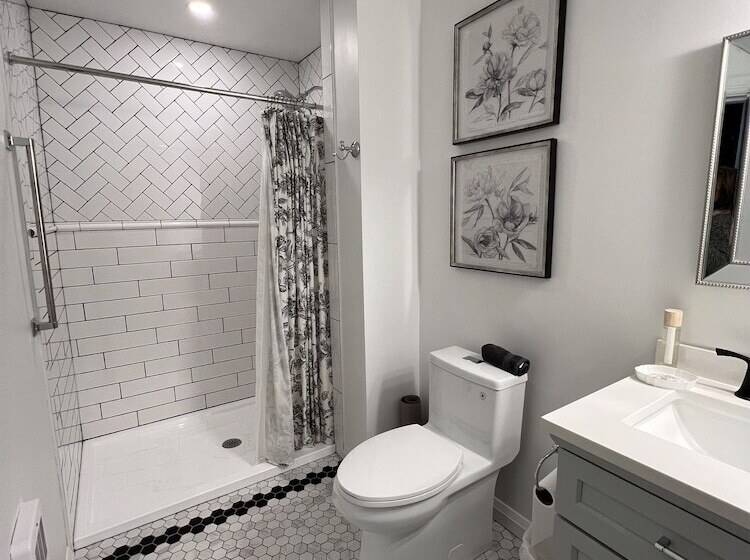 The Saucy Willow Inn And Cottages