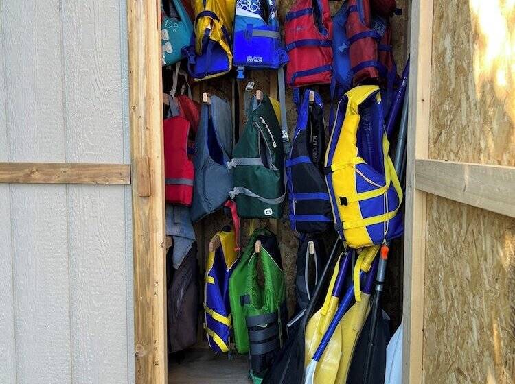 The Saucy Willow Inn And Cottages