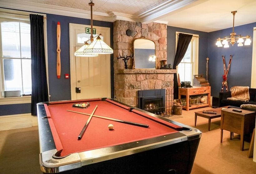 The Saucy Willow Inn And Cottages