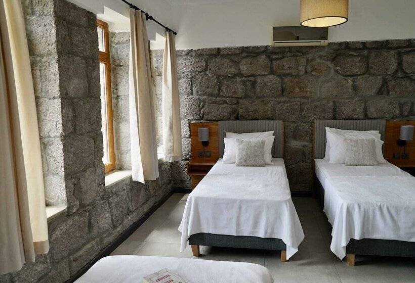 בית מלון כפרי Assos Ada