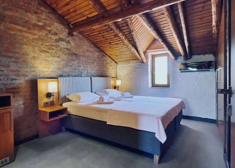 בית מלון כפרי Assos Ada