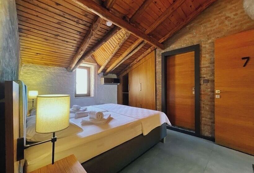 בית מלון כפרי Assos Ada