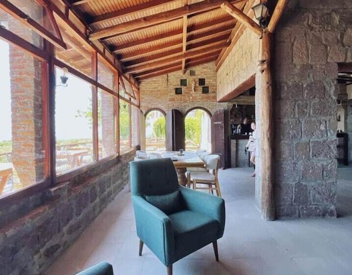 בית מלון כפרי Assos Ada