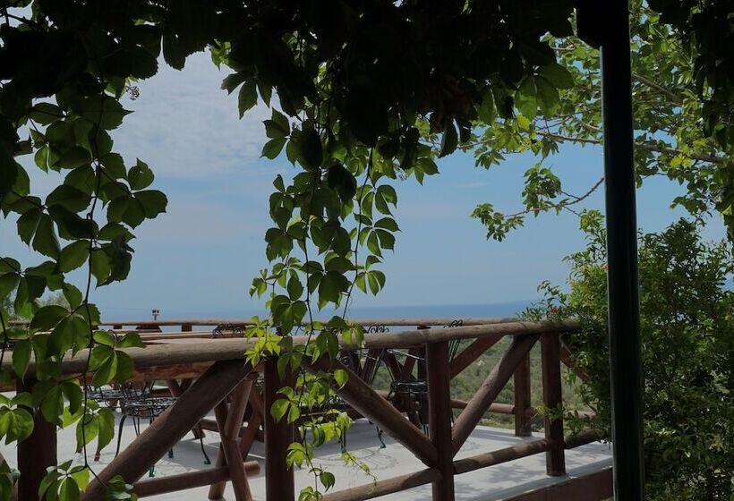 בית מלון כפרי Assos Ada