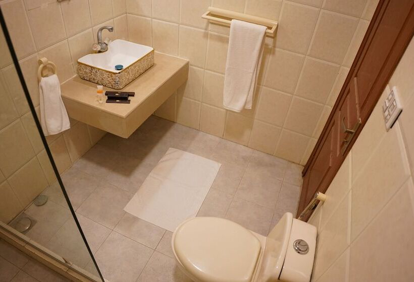 استراحتگاه 697 By Legend