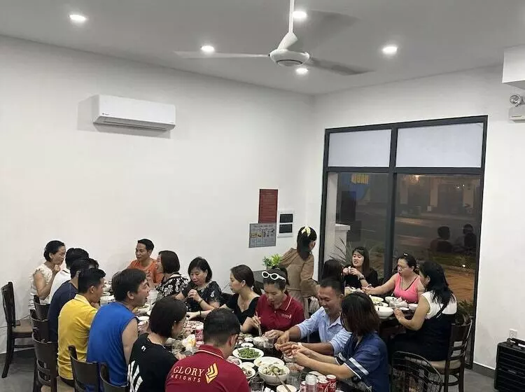 مسافرخانه Legend Phu Quoc
