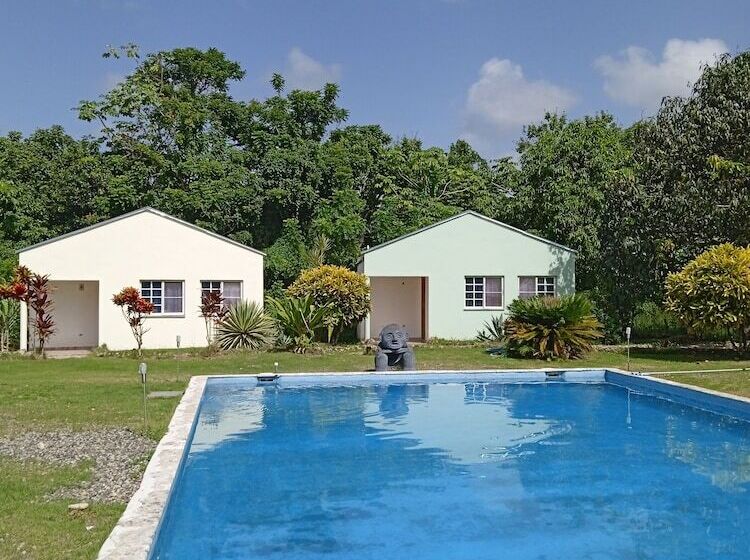 هتل Alma De Tainos