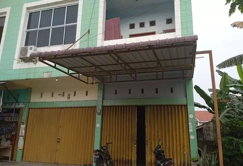 Hotelli Andesta Guest House Syariah By Oyo