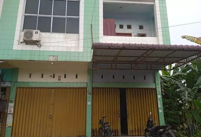 Hotelli Andesta Guest House Syariah By Oyo