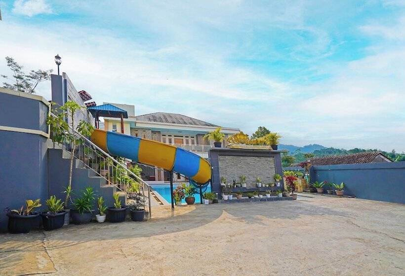 Otel Collection O 92634 Villa Ds