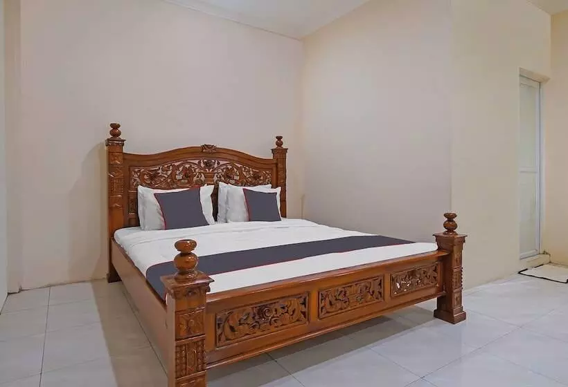 Hotel Collection O 92634 Villa Ds