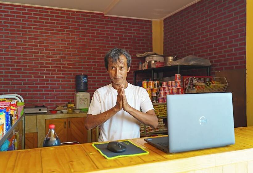 Otel Collection O 92634 Villa Ds