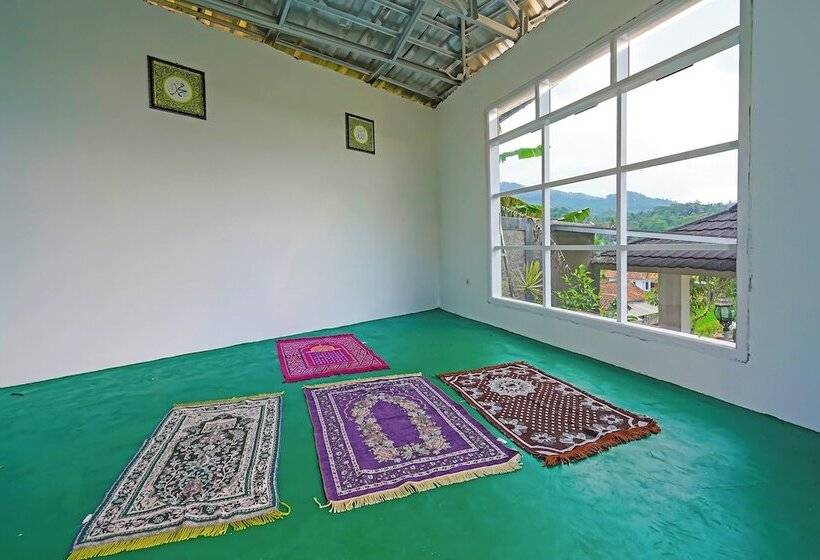 Otel Collection O 92634 Villa Ds