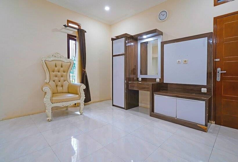 Otel Collection O 92634 Villa Ds