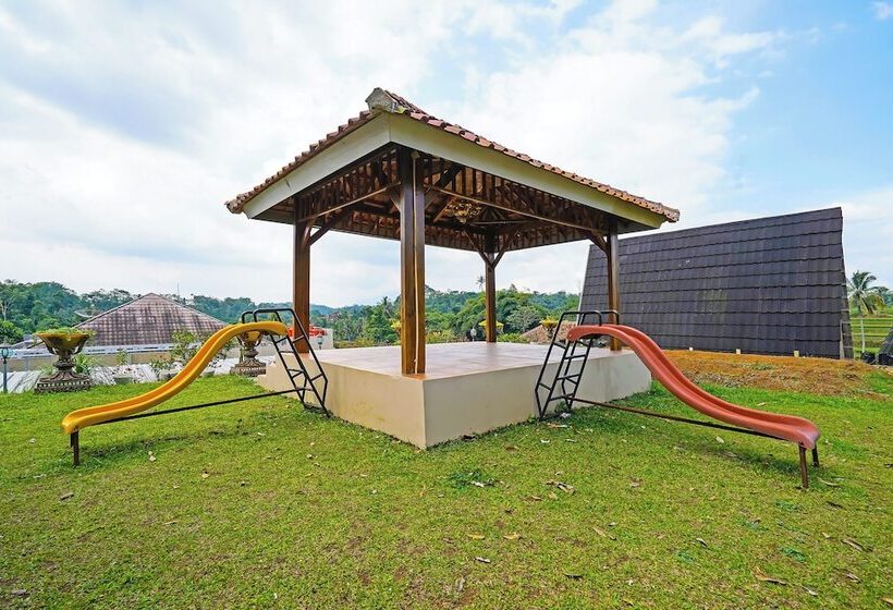 Otel Collection O 92634 Villa Ds