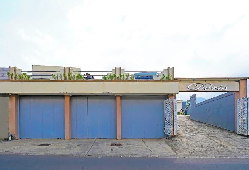 Otel Collection O 92634 Villa Ds