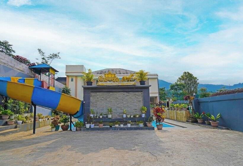 Otel Collection O 92634 Villa Ds