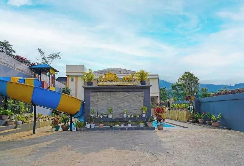 Hotel Collection O 92634 Villa Ds