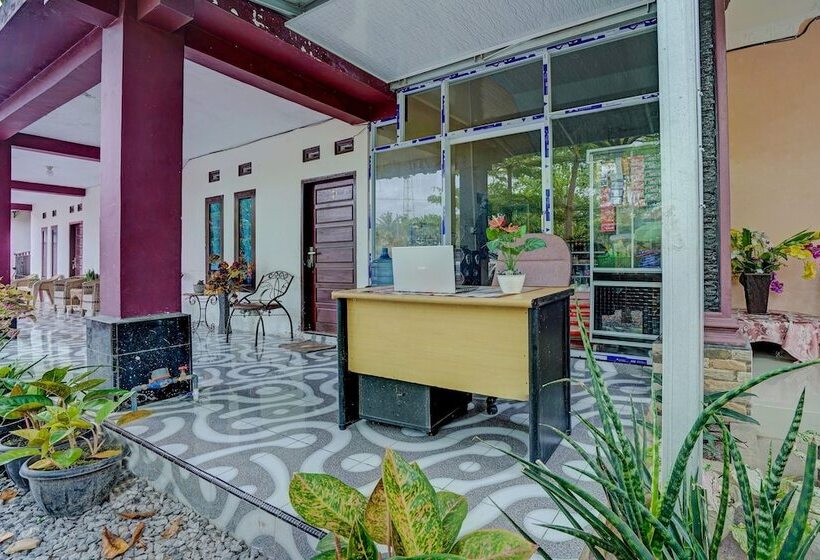 בית מלון כפרי Efniati Homestay Syariah By Oyo