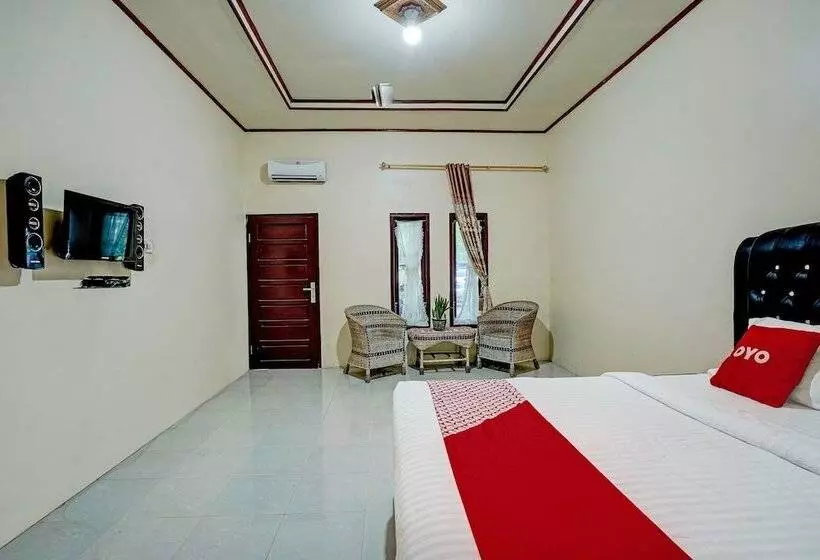 Hotelli Efniati Homestay Syariah By Oyo