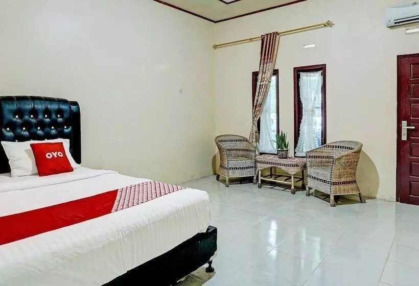 Hotelli Efniati Homestay Syariah By Oyo