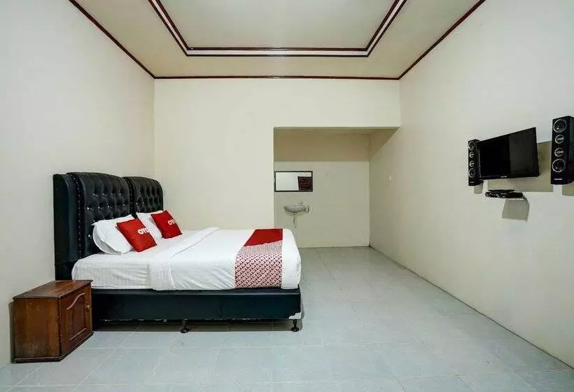 Hotelli Efniati Homestay Syariah By Oyo