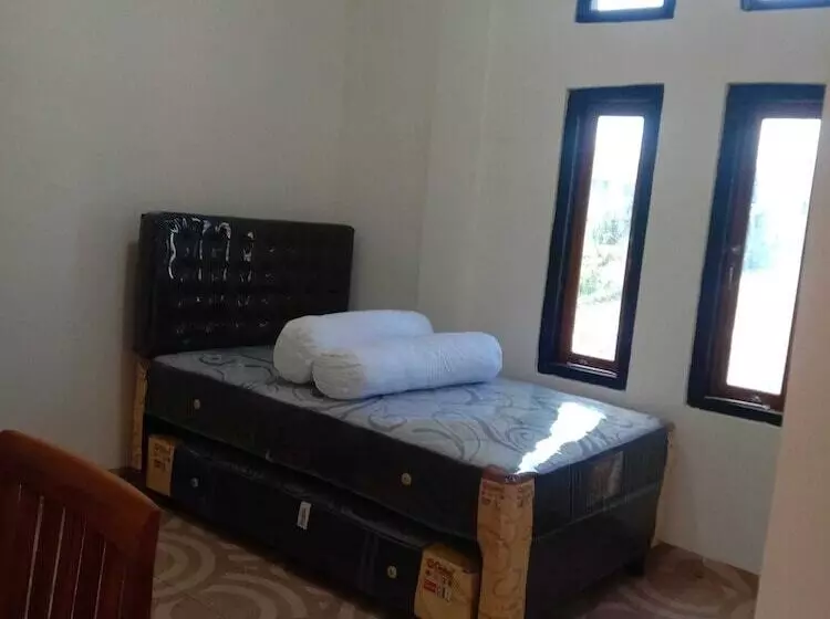 ホテル Express O 91722 Home Stay Dan Sewa Mobil Jhon S Family