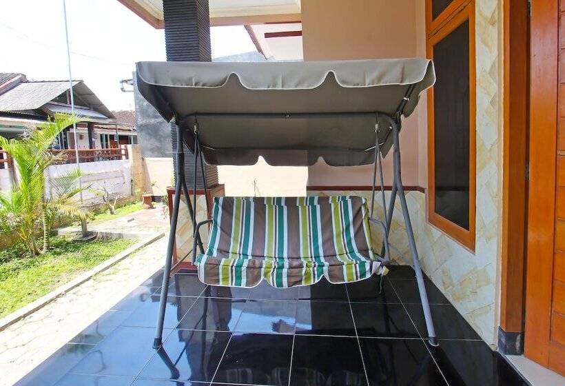 ホテル Kemuning Guesthouse By Oyo