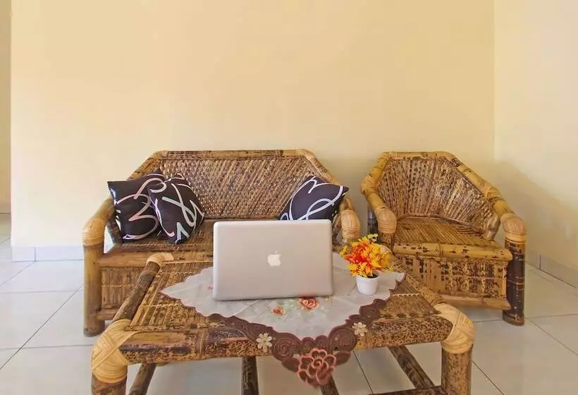 Hotelli Kemuning Guesthouse By Oyo