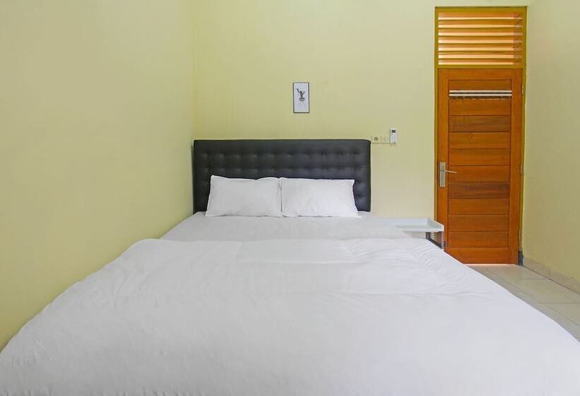 ホテル Kemuning Guesthouse By Oyo