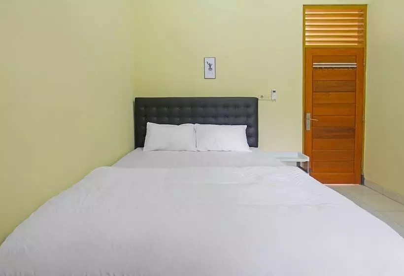 Hotelli Kemuning Guesthouse By Oyo