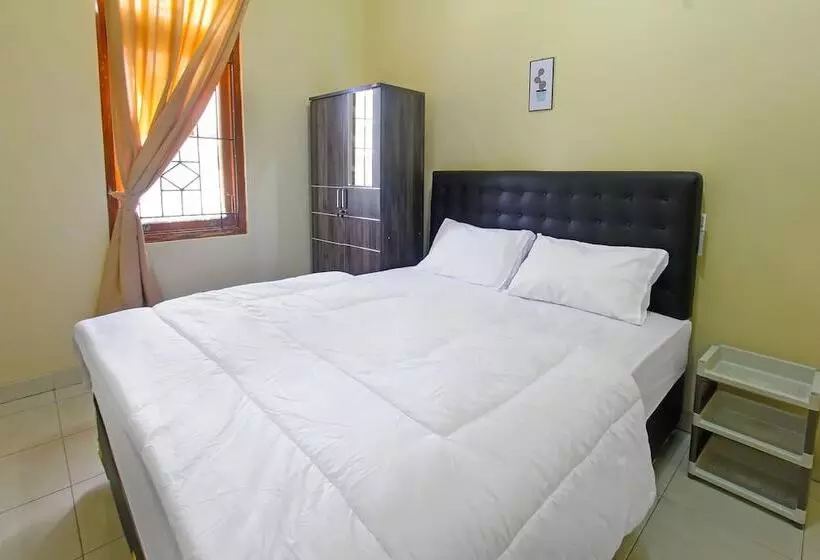 Hotelli Kemuning Guesthouse By Oyo