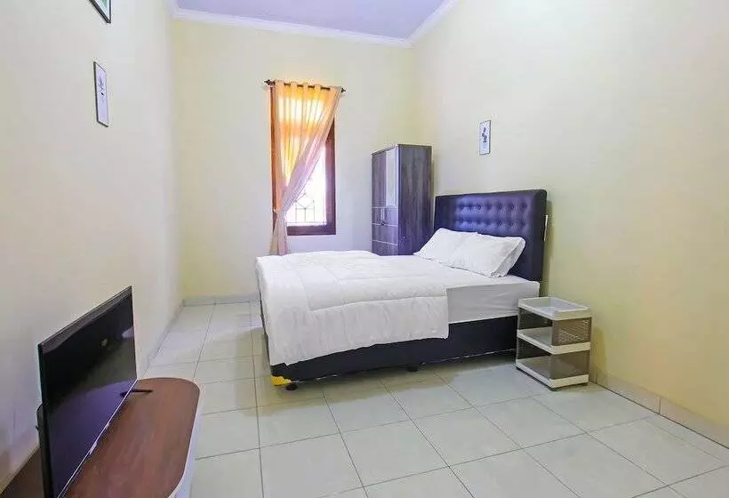 Hotelli Kemuning Guesthouse By Oyo