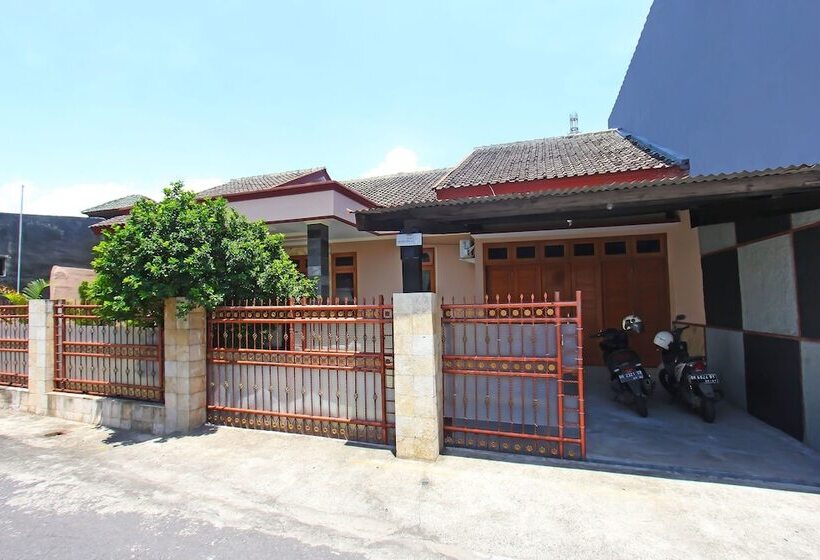 ホテル Kemuning Guesthouse By Oyo