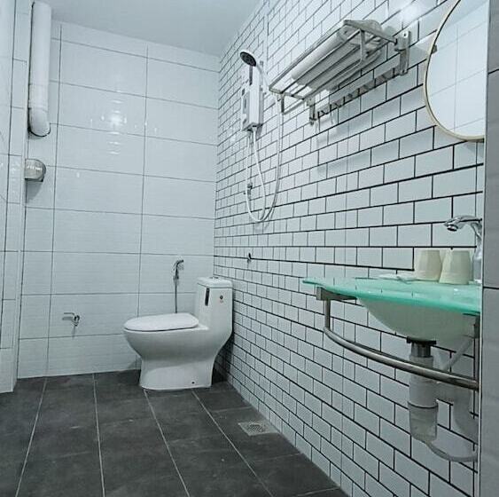 Hotel Kong Jing By Oyo