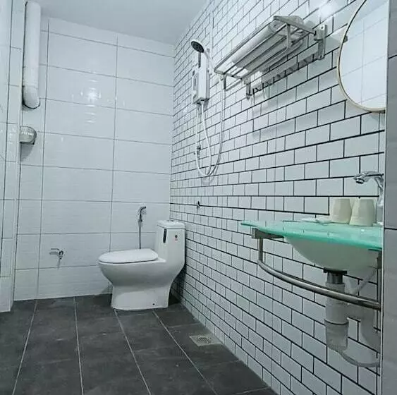 ホテル Kong Jing By Oyo